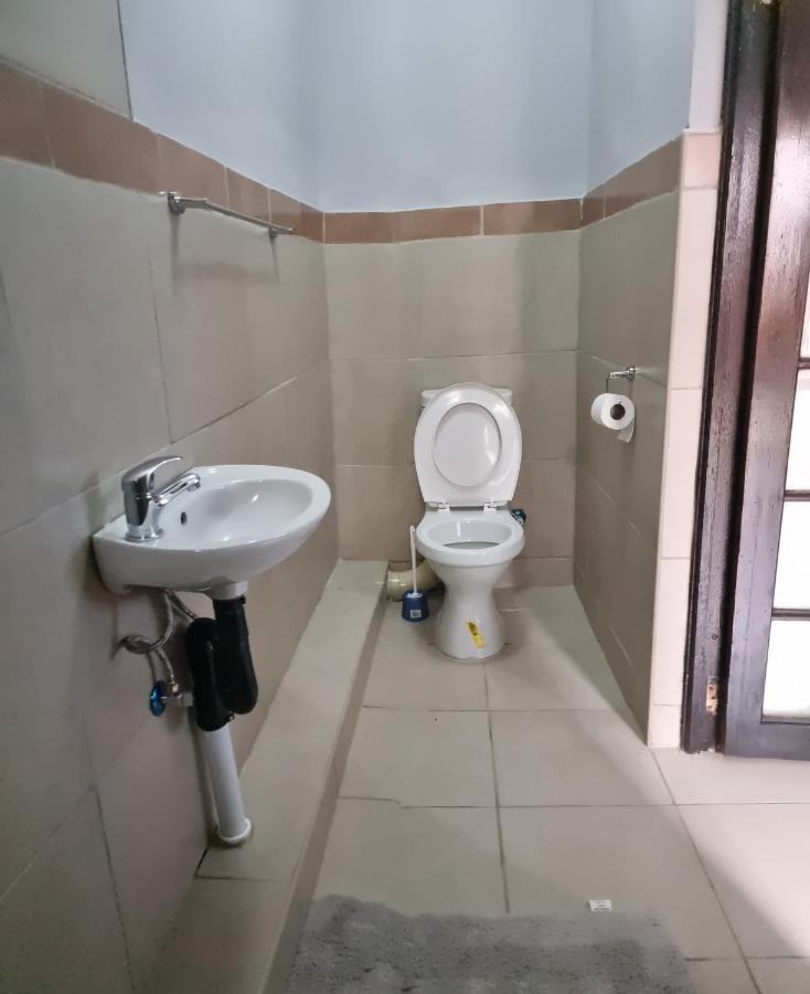Stay At Home Airport Lodge Kempton Park Buitenkant foto