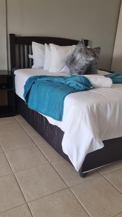 Stay At Home Airport Lodge Kempton Park Buitenkant foto