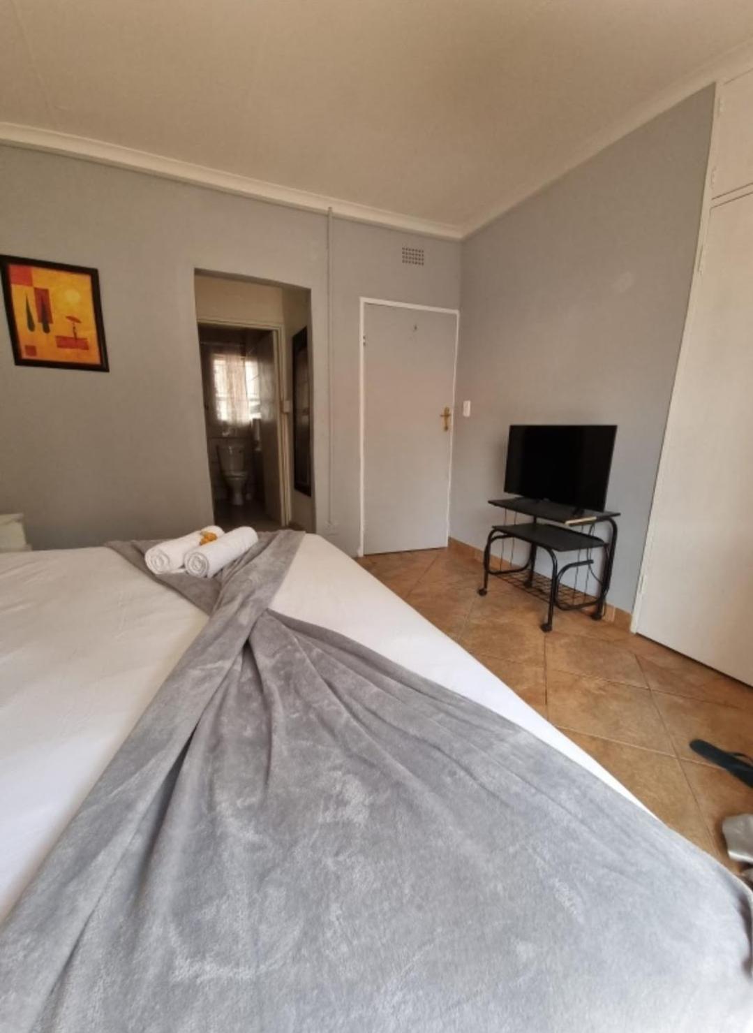 Stay At Home Airport Lodge Kempton Park Buitenkant foto